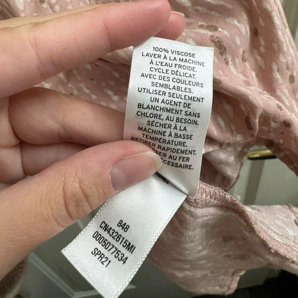 Caslon v neck short sleeve blouse - Picture 5 of 6